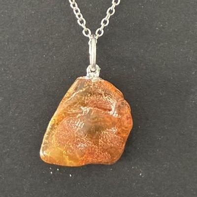 AMBRE PENDENTIF