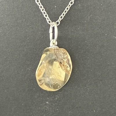 LABRADORITE JAUNE DOREE 4