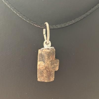 STAUROLITE CROIX PENDENTIF