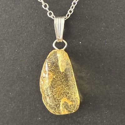 AMBRE PENDENTIF