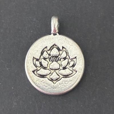 BRELOQUE FLEUR DE LOTUS 