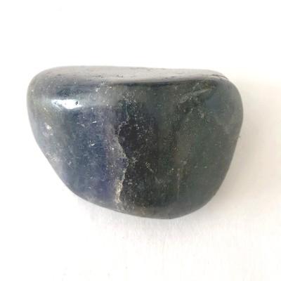 IOLITE CORDIERITE PIERRE 2