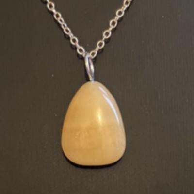 CALCITE ORANGE PENDENTIF