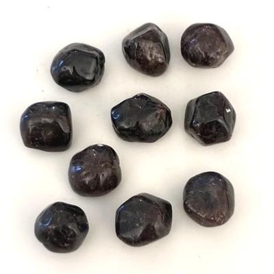 LOT DE 10 PIERRES GRENAT ROUGE