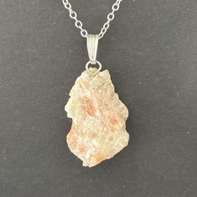PIERRE DE SOLEIL PENDENTIF BRUT 2