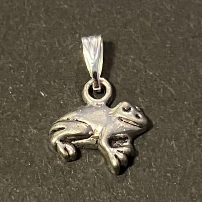 ANIMAL TOTEM GRENOUILLE PENDENTIF