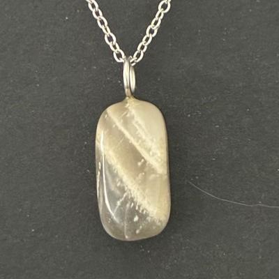 PIERRE LUNE NOIRE PENDENTIF 1