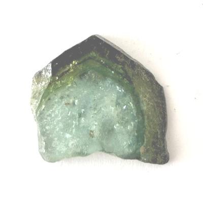 TOURMALINE VERTE PLAQUE 5