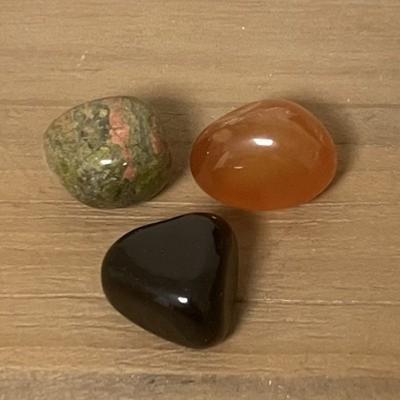 3 PIERRES TRAVAIL SUR LE KARMA