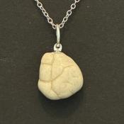 MAGNESITE PENDENTIF 1