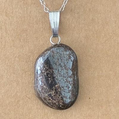 BRONZITE PENDENTIF