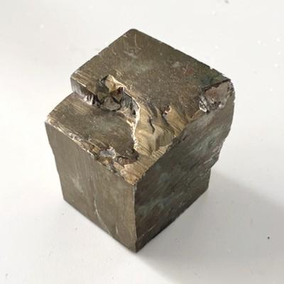 PYRITE PIERRE CUBE DORE
