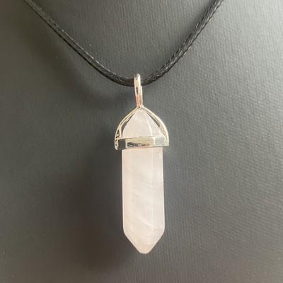 QUARTZ ROSE PENDENTIF