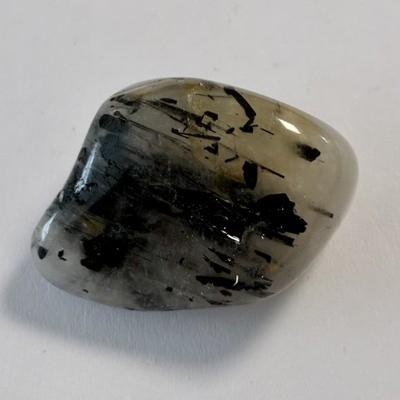 QUARTZ TOURMALINE PIERRE 4
