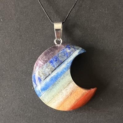 PENDENTIF 7 CHAKRAS LUNE