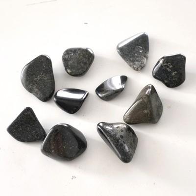 JADE NOIR LOT 10 PIERRES