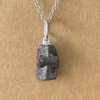 STAUROLITE CROIX PENDENTIF 2