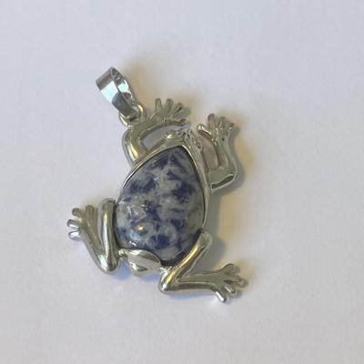 SODALITE GRENOUILLE PENDENTIF