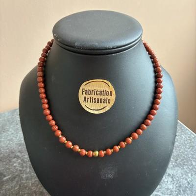 COLLIER JASPE ROUGE OR