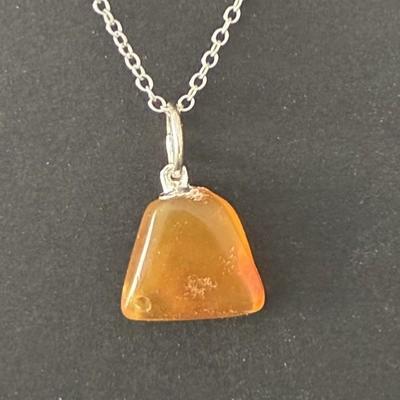 AMBRE PENDENTIF