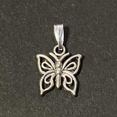 ANIMAL TOTEM PAPILLON PENDENTIF