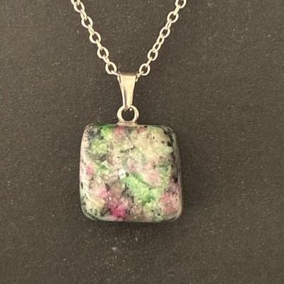 EPIDOTE RUBIS ZOISITE PENDENTIF 3
