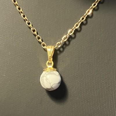 HOWLITE PENDENTIF OR