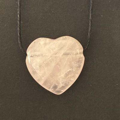 QUARTZ ROSE PENDENTIF COEUR