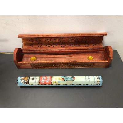 VIERGE MARIE ENCENS BATONS